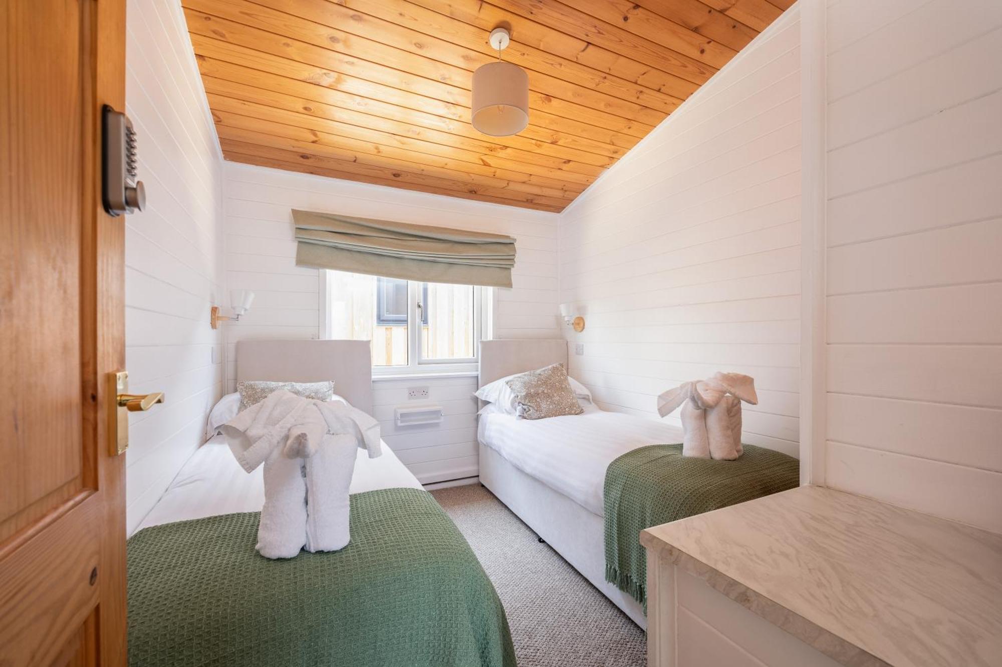 West Chalet At Tapnell Farm Yarmouth  Exteriör bild