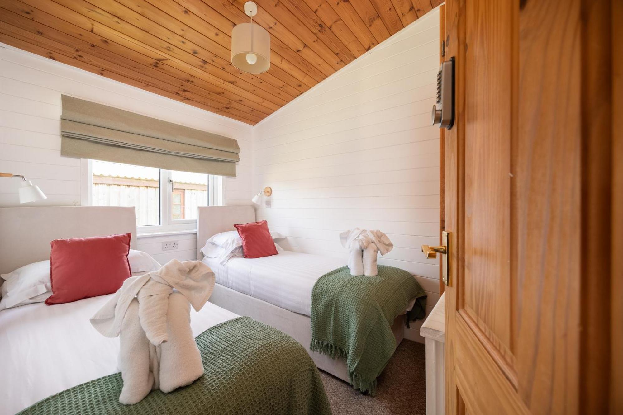 West Chalet At Tapnell Farm Yarmouth  Exteriör bild