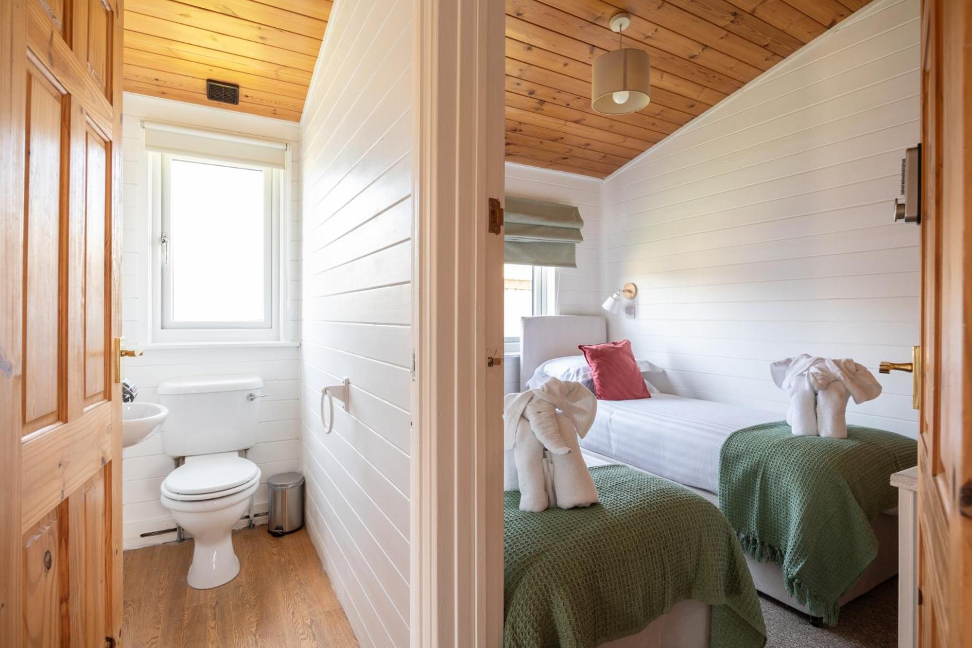 West Chalet At Tapnell Farm Yarmouth  Exteriör bild